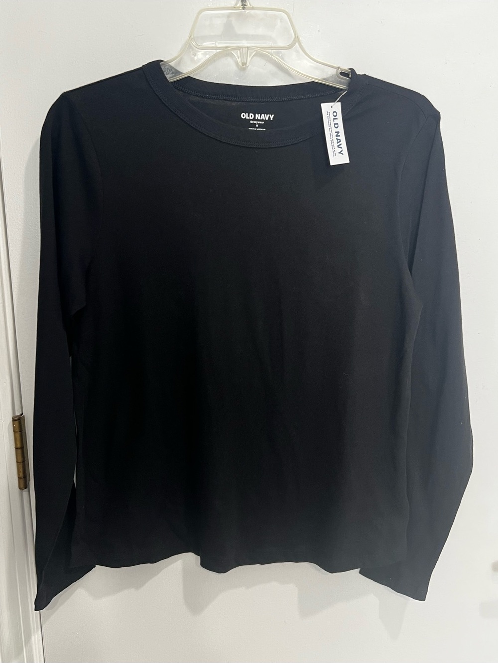 Old Navy Women’s Black Long-Sleeve Crew Neck Shirt - Size S, but runs small